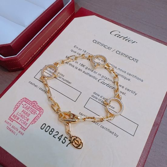 Cartier Classic V-Gold Bracelet Elegant Craftsmanship