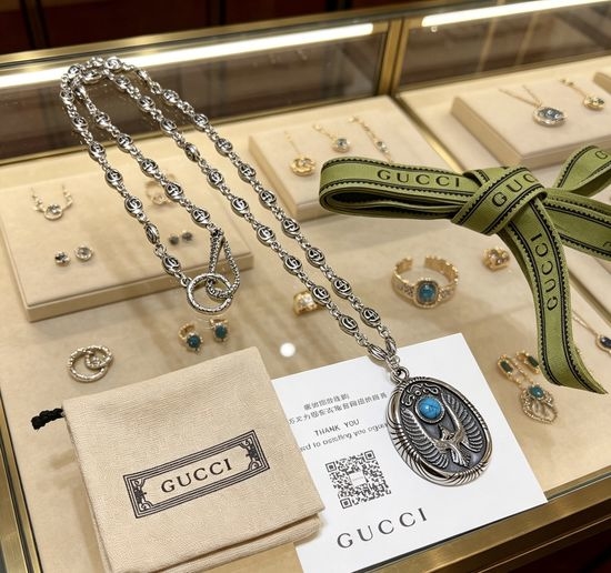 Gucci Adjustable Length Distressed Pendant Necklace
