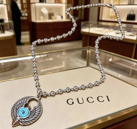 Gucci Classic Vintage Silver Distressed Pendant Necklace