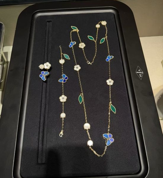 Van Cleef & Arpels VCA Gold Alloy Lucky Spring Pendant Necklace