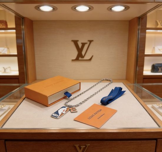 Louis Vuitton LV Vintage Style Adjustable Necklace