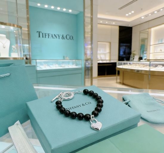 Tiffany & Co. Agate Accent Vintage Style Bracelet