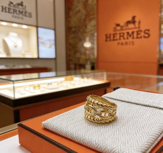 Hermes Classic Elegant Pattern Ring