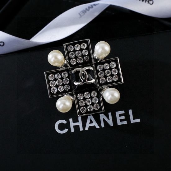 Chanel Delicate Decorative Exquisite Brooch