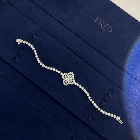 Harry Winston Diamond Clover Bracelet Premium Jewelry