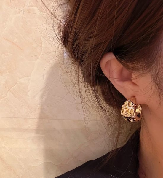 Chanel Quilted Gold Hoop Earrings Exquisite Fine Jewelry