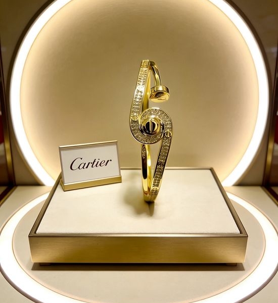 Cartier Classic Design V-Gold Bracelet