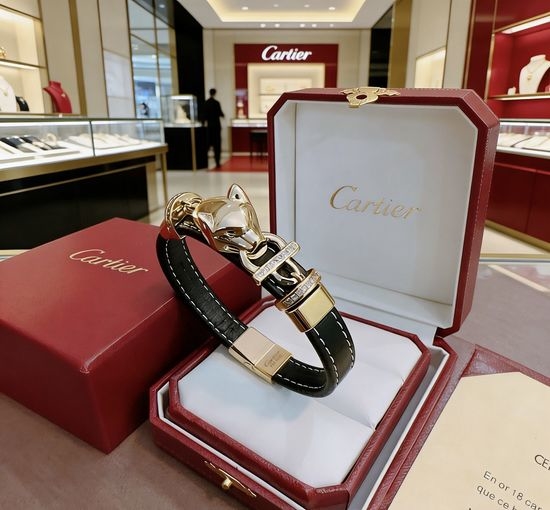Cartier Classic V-Gold Leather Bracelet Elegant Design