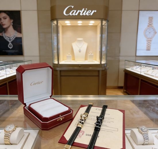 Cartier V-gold Leather Exquisite Bracelet