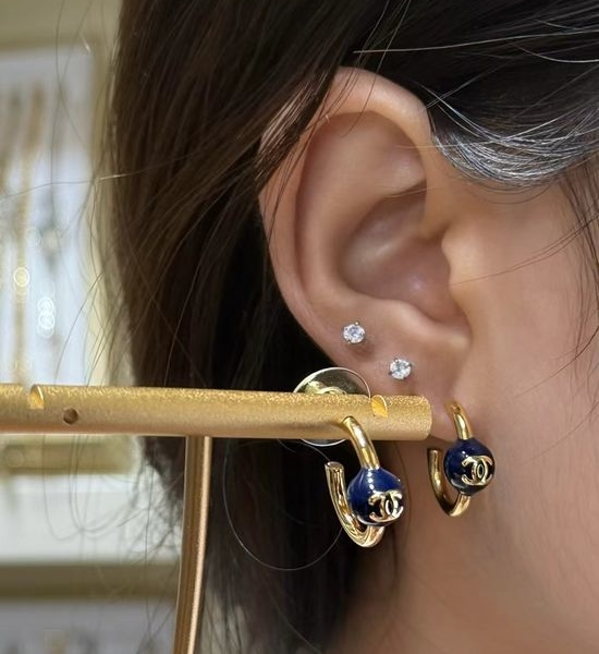 Chanel Navy Enamel Earrings Comfortable To Wear