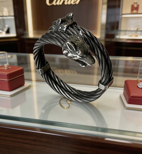 Cartier Elegant V-gold Classic Bracelet