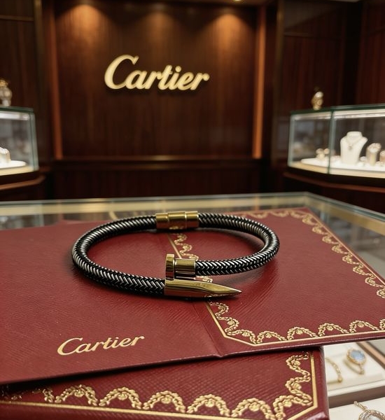 Cartier Elegant V-gold Classic Bracelet