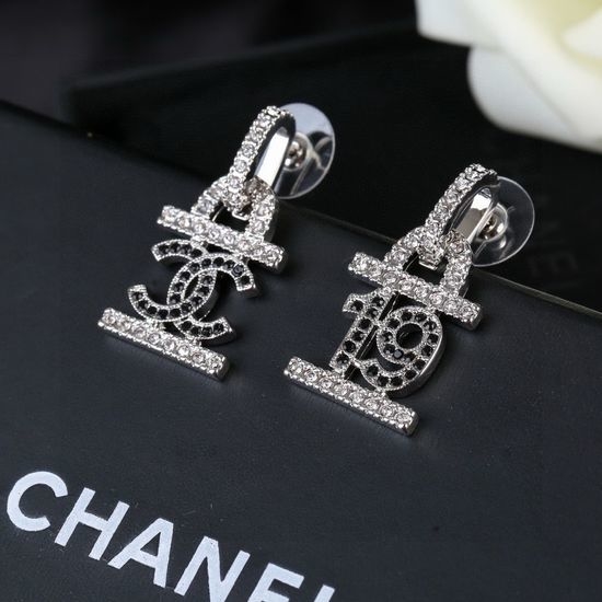 Chanel Delicate Earrings Exquisite Craftsmanship