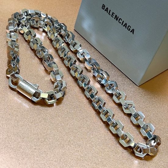Balenciaga Retro Style Durable Chain Necklace for Outfits