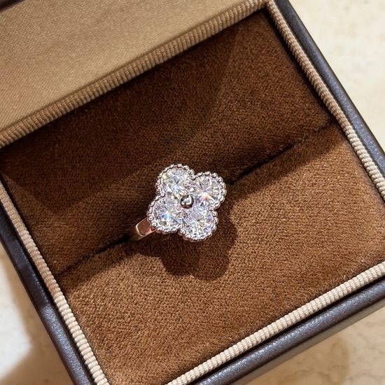 Van Cleef & Arpels VCA Four-Leaf Clover Diamond Silver Ring