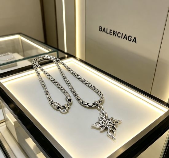 Balenciaga Vintage Crafted Pendant Necklace