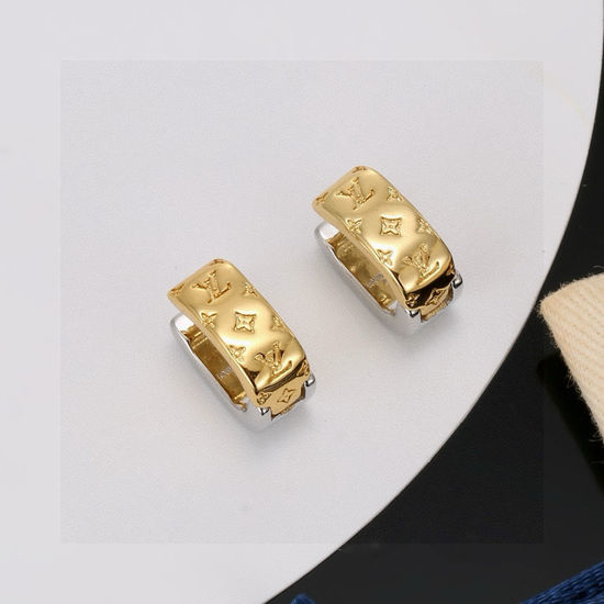 Louis Vuitton LV Hollow Clover Twist Earrings Soft Style