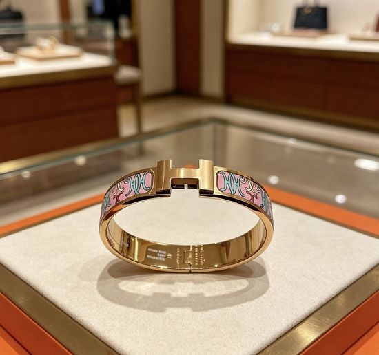 Hermes Enamel Bangle Fine Craft Long Lasting Shine