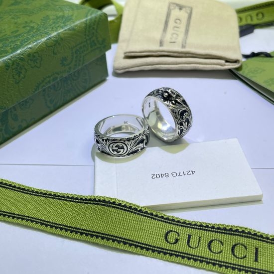 Gucci Vintage Tiger Head Engraved Ring