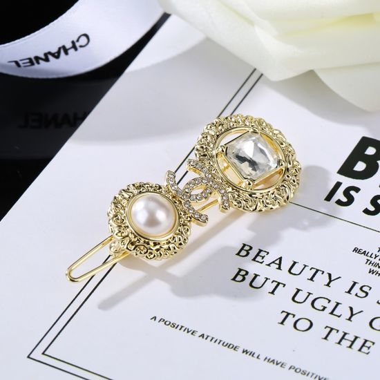 Chanel Delicate Decorative Hair Clip