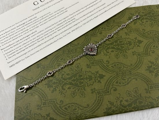 Gucci Double G Heart Gem Bracelet