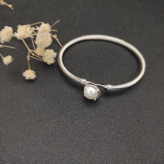 David Yurman Dainty Pearl Bangle
